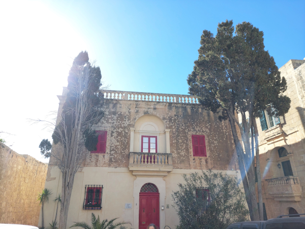 Mdina; slatted house; Malta